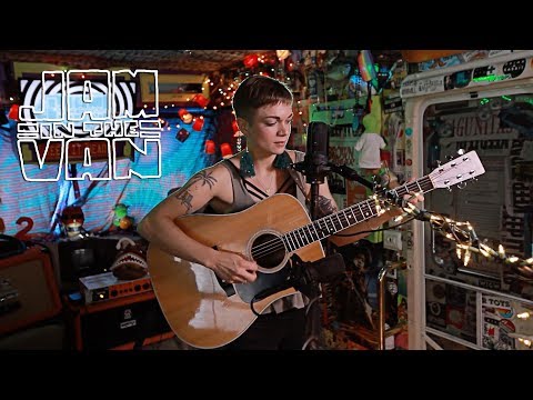 LILLIE MAE - "Honky Tonks & Taverns" (Live at JITV HQ in Los Angeles, CA 2017) #JAMINTHEVAN