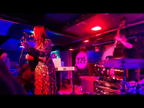 Daisy Chute - Troubadour Boy @ 229 The Venue - 20-09-2018-4k
