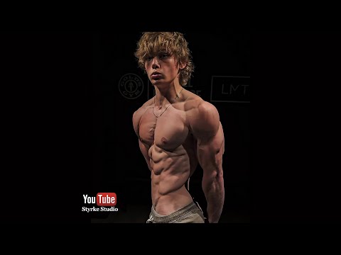 Teen Bodybuilding Fitness Model Transformation Muscle Pump Julian Kowalczyk Styrke Studio #aesthetic