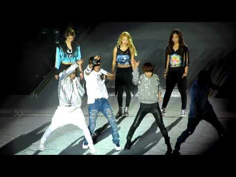 SMTOWN JKT - Yunho dance with others SM artist.MOV