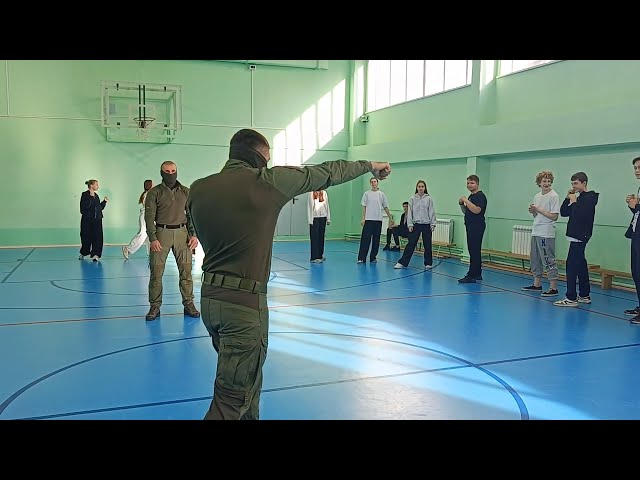 «Урок с чемпионом» для школьников и кадетов Росгвардии прошёл в Иркутске