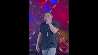 DADDY CAN DANCE! DISNEY NICK LACHEY FROM 98 DEGREES CAN REALLY SHAKE IT!