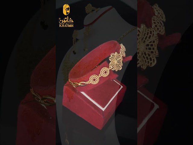 طقم مجوهرات زهور الأقحوان لإطلالة ملكية بلمعة الذهب