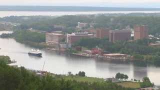 preview picture of video 'Yorktown sails by Michigan Tech, Port of Call Houghton Michigan'