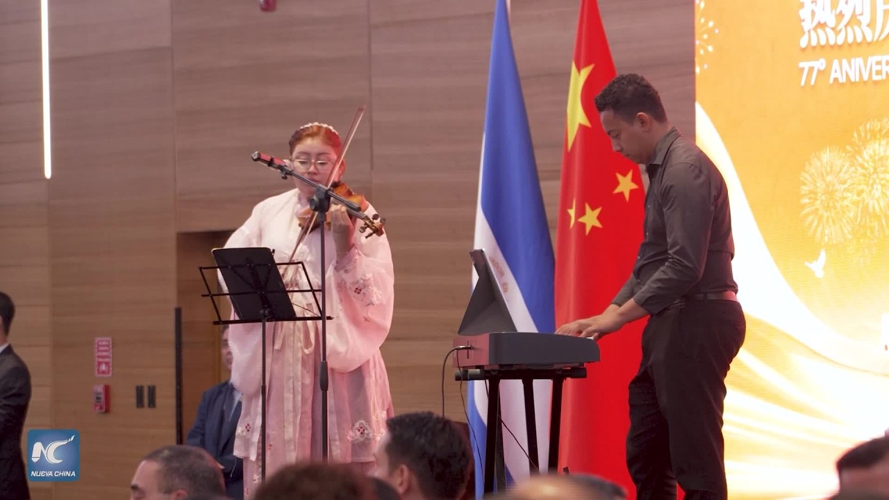 El Salvador celebra 77º aniversario de la fundación de la República Popular China