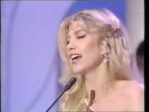 Words Don't Mean a Thing (live) - Lynsey de Paul