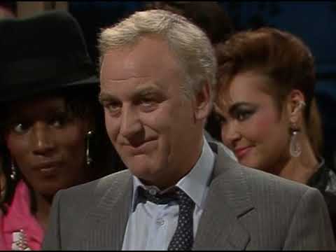 Home to Roost S02E02 Open House