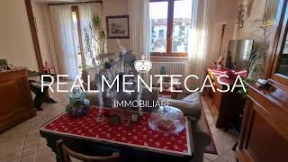 Villetta centrale di 172 mq ca con box di 36 mq e giardino