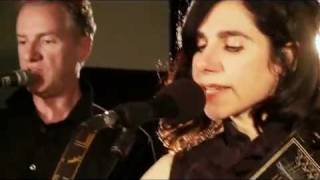 PJ Harvey  - The Colour Of The Earth. Live in-studio session.