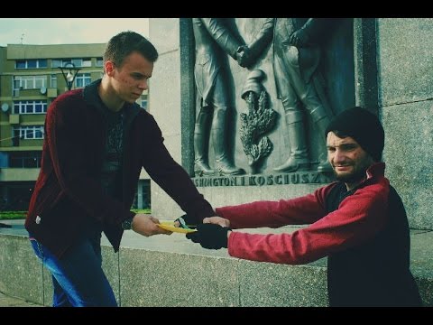Kradzież pieniędzy bezdomnemu 