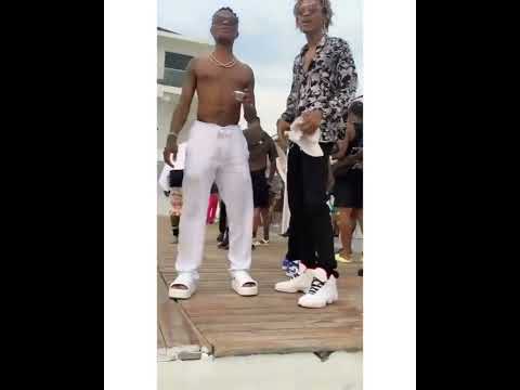 BabyboyAV makes a big moves as he chills with wizkid on the beach #wizkid  #nigeria  #nigerianmusic