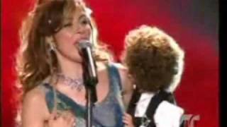 Gloria Trevi - En Medio De La Tempestad (Live @ El Premio De La Gente 2004)