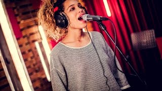 Izzy Bizu - White Tiger (live)