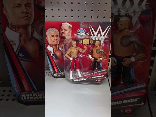 Vídeo relacionado con Mattel WWE Main Event Showdown Series24 Cody Rhodes y Solo Sikoa, Pack de 2 Figuras de acción coleccionables de 15,24 cm con Accesorios, JHJ54