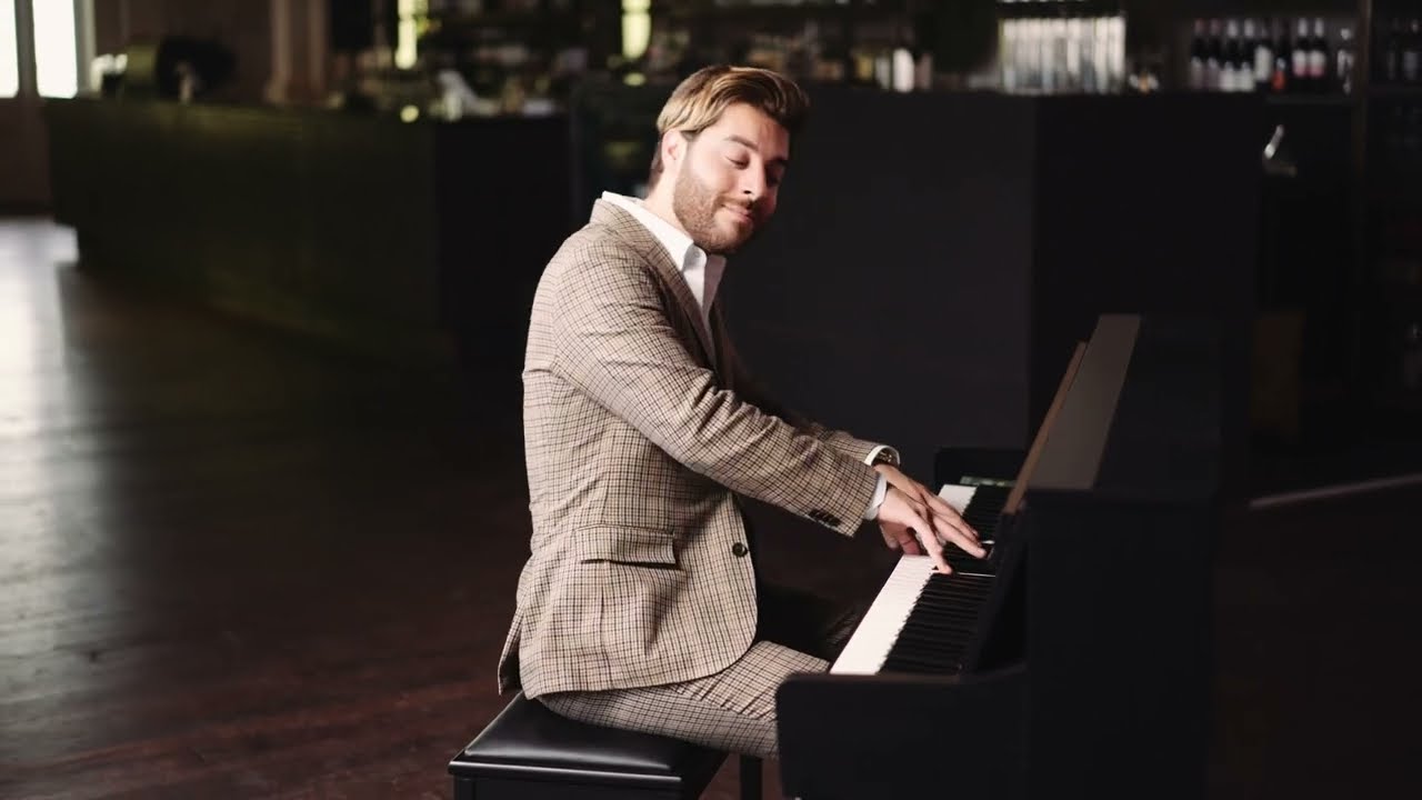 Kawai CA901 WS Concert Artist Digital Piano w/Matching Bench - White Satin