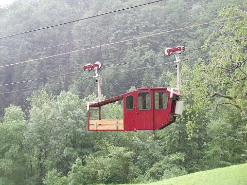 Luftseilbahn Bolzbach - Bodmi Talfahrt 2021 - cable car Switzerland téléphérique Suisse Schiffli