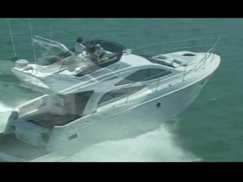 Lancha Phantom 385 da Schaefer Yachts