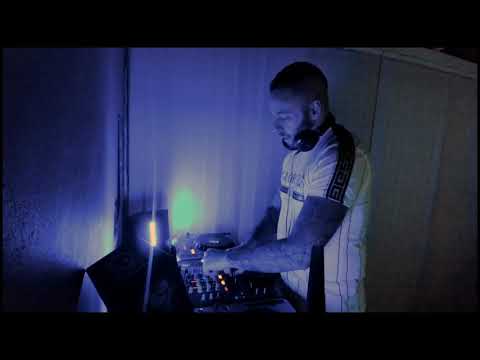 DeV1Se LIVE - 40 Minutes of Bouncin' Belters