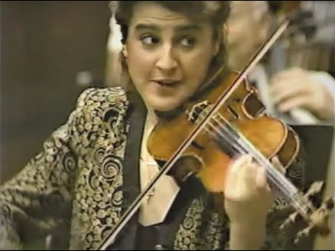 Nadja Salerno-Sonnenberg performs Bach Violin Concerto in A minor (8 July 1987)