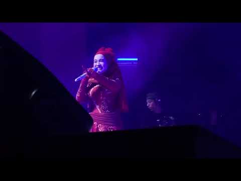 Ernie Zakri - Ayuh (Live Aura : Ernie Zakri in Kuala Lumpur)