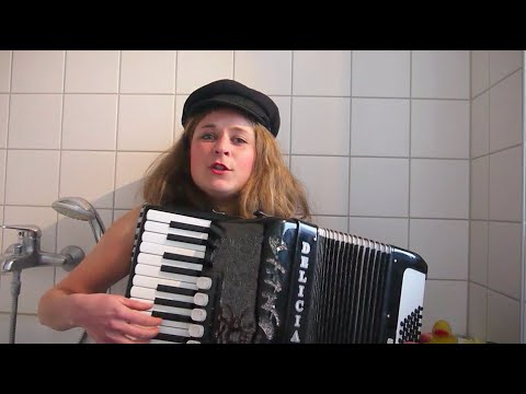 #Wirbleibenimfluss mit "La Corona Adé" von Johanna Paliege