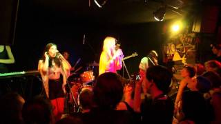 Austra - The Villain LIVE HD 18.06.2011