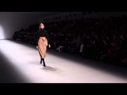 Jean-Pierre Braganza F/W 2015. Daria Shapovalova at London Fashion Week