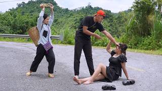 Download lagu A Single Mother Risks Everything to Save Another Woman in Danger. mp3 Download lagu A Single Mother Risks Everything to Save Another Woman in Danger. mp3