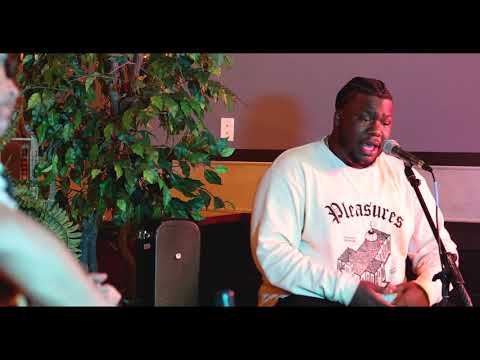 LATENIGHTJIGGY - Guitarra (Acoustic Performance)