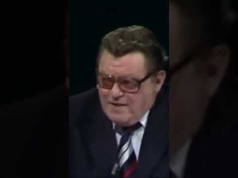 Franz Josef Strauss and Helmut Schmidt argue about how to deal with communists and socialists!