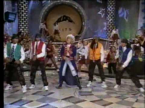 Xuxa cantando Xuxa Hits