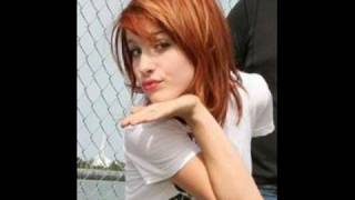 B.o.B- &quot;Airplanes&quot; (Feat Royce Da 5&#39;9&quot;, Eminem, &amp; Hayley Williams)