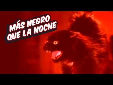 Más negro que la noche (1975)... Reseña - inspector geek