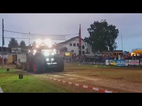 Trecker Treck Sontheim 1050 vor dem Bremswagen