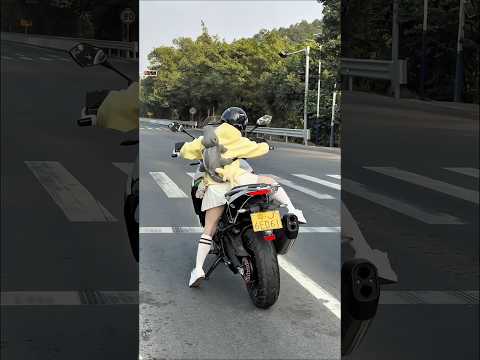 How did a short girl ride a big bike?😯mini wood toy- woodworking art skilwoodhand#short