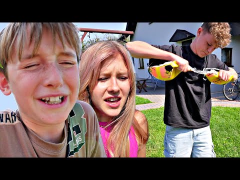 BARTEK ZNISZCZYŁ ULUBIONĄ PIŁKĘ MARCELKA