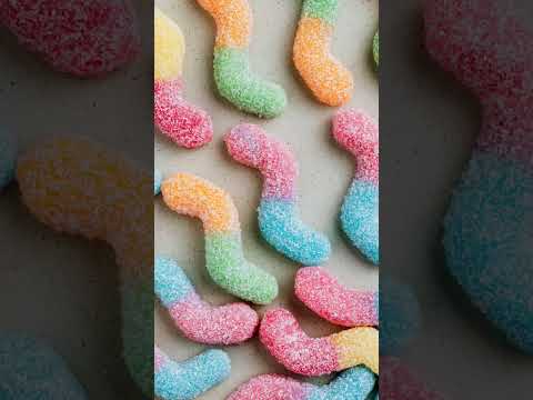 Strawberry cake #pens #chocolatecake #food subscribe