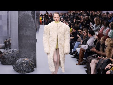 Acne Studios | Fall/Winter 2025/26 | Paris Fashion Week
