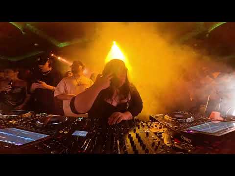 Afro House Mix in Medellin by Renate (Calvin Harris, Mason Collective, Sharam, and Presi On)