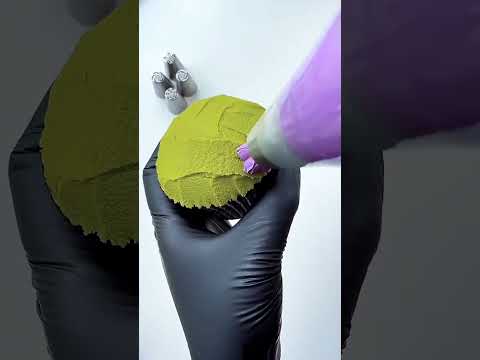 #cakeshorts #sweetcupcake #cakedecorating #howtomakecakecreamathome