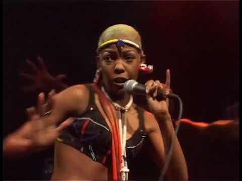 Lebo Mathosa Umentshisi live