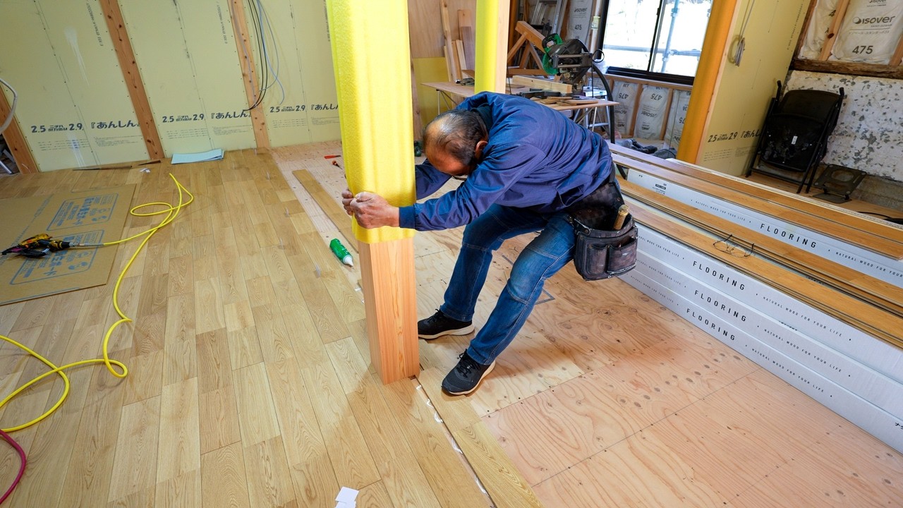 【1週間】会館並みに広さ！1枚1枚地道に進むしかない床張り【大工の築55年リフォーム - part10】