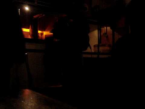 Benjtaro play Live in Helvetia Bar Okt 09.MPG