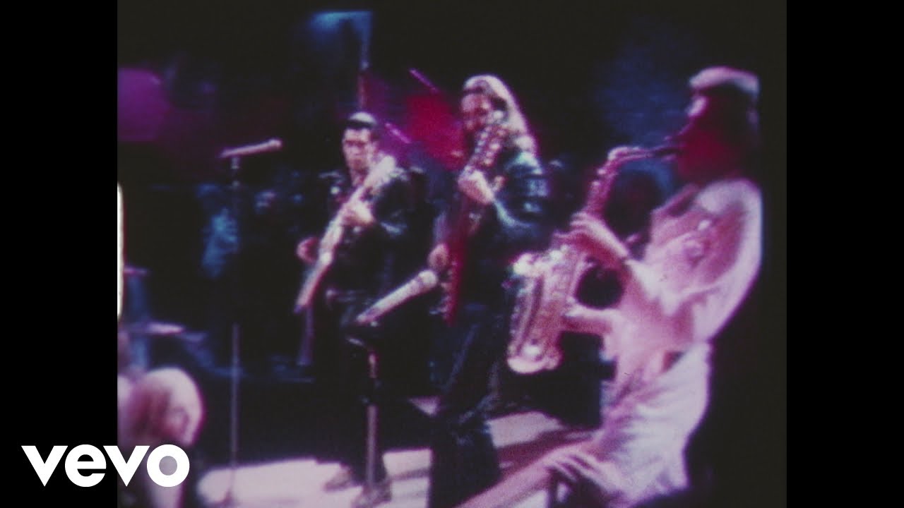 Roxy Music - Pyjamarama (Live On Top Of The Pops / March 1973) - YouTube