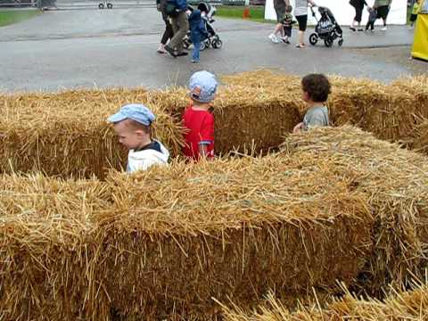 Hay bale maze