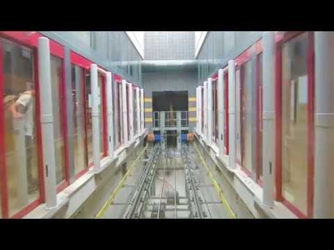 Standseilbahn 2000.05 Neuchâtel Université - Gare CFF Talfahrt - Funiculaire