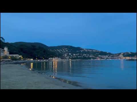 Lerici’s tranquil shore.