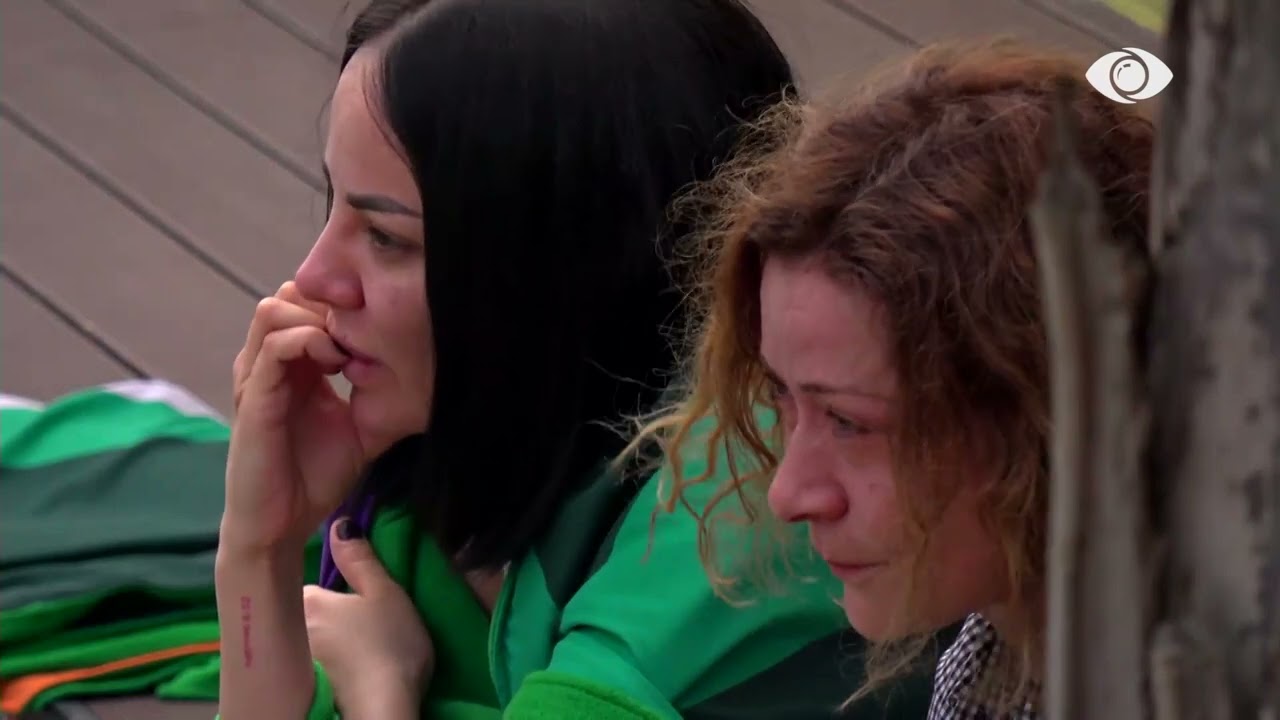 “Roza më tha diçka të tmerrshme”/ Egla shpërthen në lot, Sara dhe Bardhi i qëndrojnë pranë