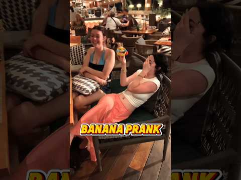 Banana Prank after dinner #magicreaction #magic #magician #streetmagic #magicprank #closeupmagic
