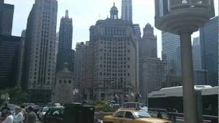 preview picture of video 'Chicago Skyline, from outside Wrigley Building'